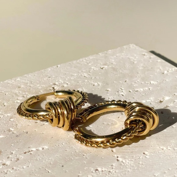 Waterproof croissant twist rope earrings - Picture 4 of 4